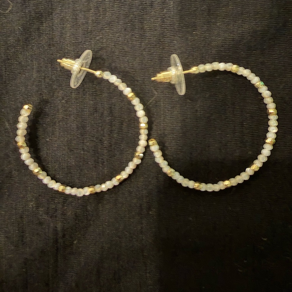 Kendra Scott Gold and White Beaded Hoop Earrings - Picture 2 of 3